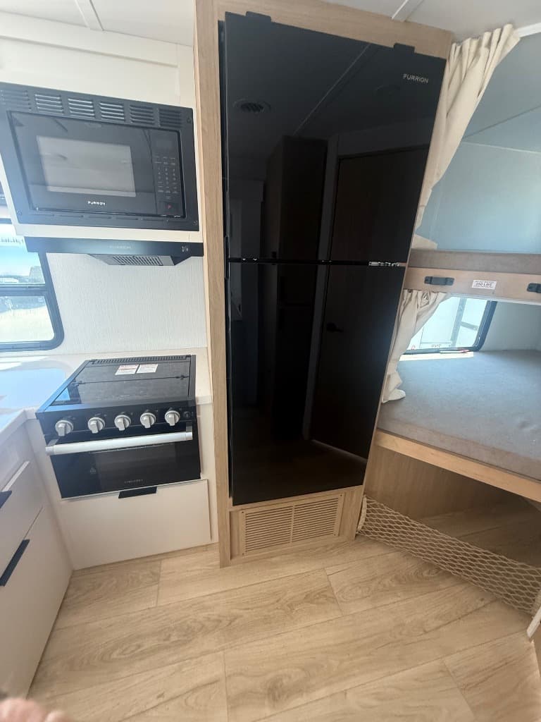 2026 Winnebago 2026 Winnebago Thrive - thumbnail 12