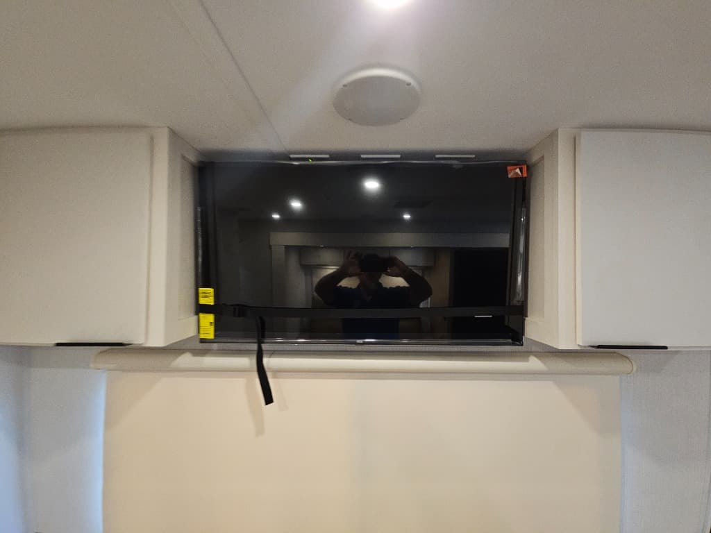 2026 Winnebago 2026 Winnebago Thrive - thumbnail 11