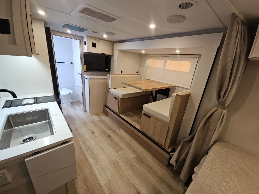 2026 Winnebago 2026 Winnebago Micro Minnie - thumbnail 8