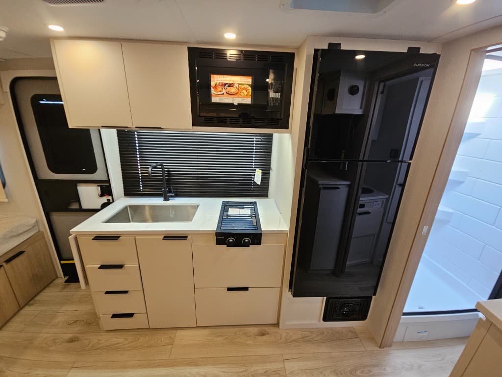 2026 Winnebago 2026 Winnebago Micro Minnie - thumbnail 17