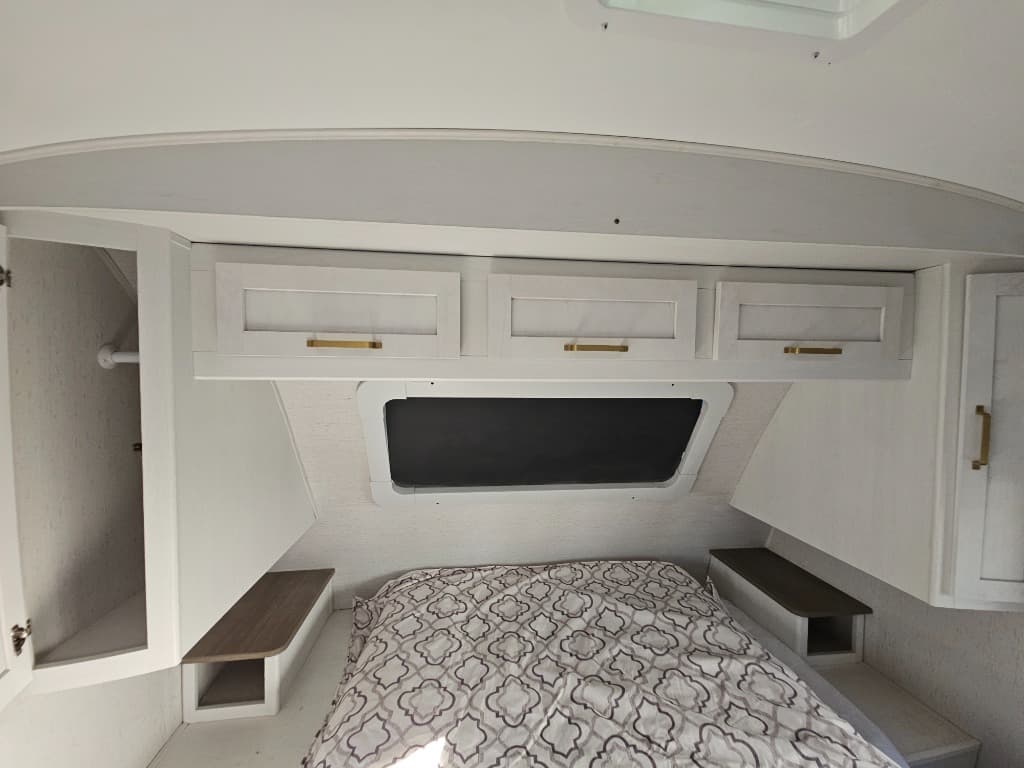 2022 Dutchmen 2022 Dutchmen Astoria - thumbnail 25