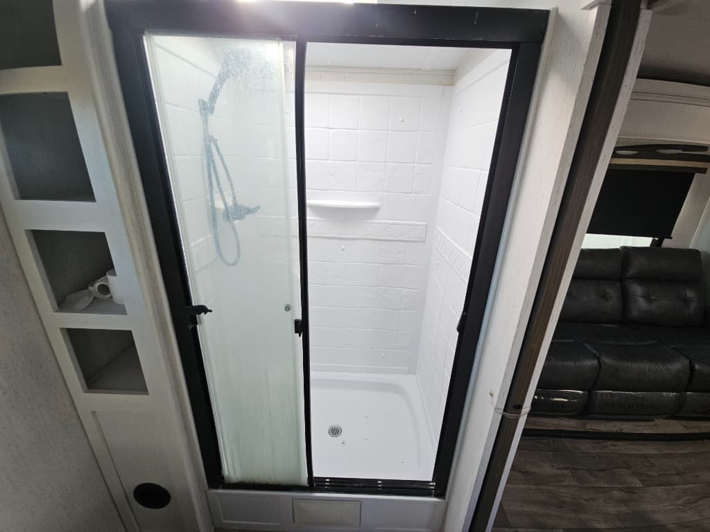 2022 Dutchmen 2022 Dutchmen Astoria - thumbnail 32