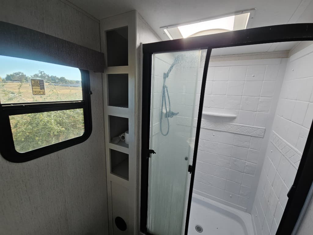 2022 Dutchmen 2022 Dutchmen Astoria - thumbnail 33