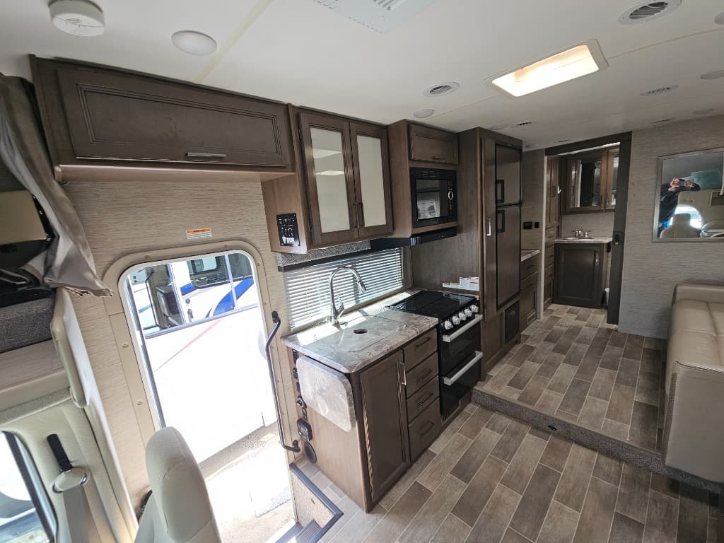 2022 Thor Motor Coach 2022 Thor Motor Coach Chateau - thumbnail 8