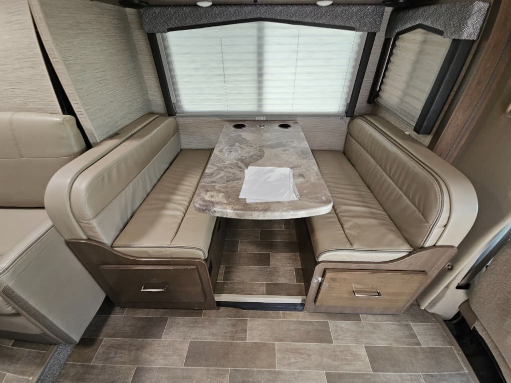 2022 Thor Motor Coach 2022 Thor Motor Coach Chateau - thumbnail 10