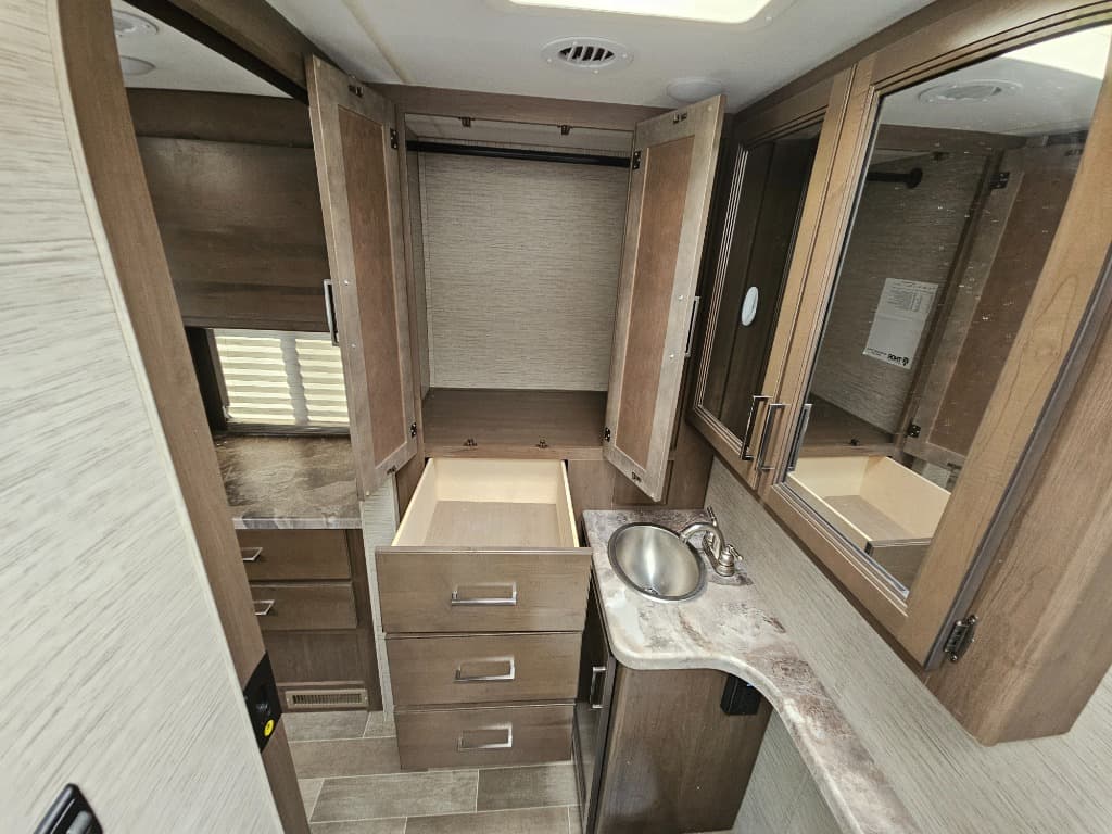 2022 Thor Motor Coach 2022 Thor Motor Coach Chateau - thumbnail 24