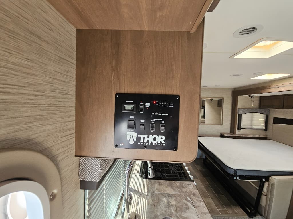 2022 Thor Motor Coach 2022 Thor Motor Coach Chateau - thumbnail 36