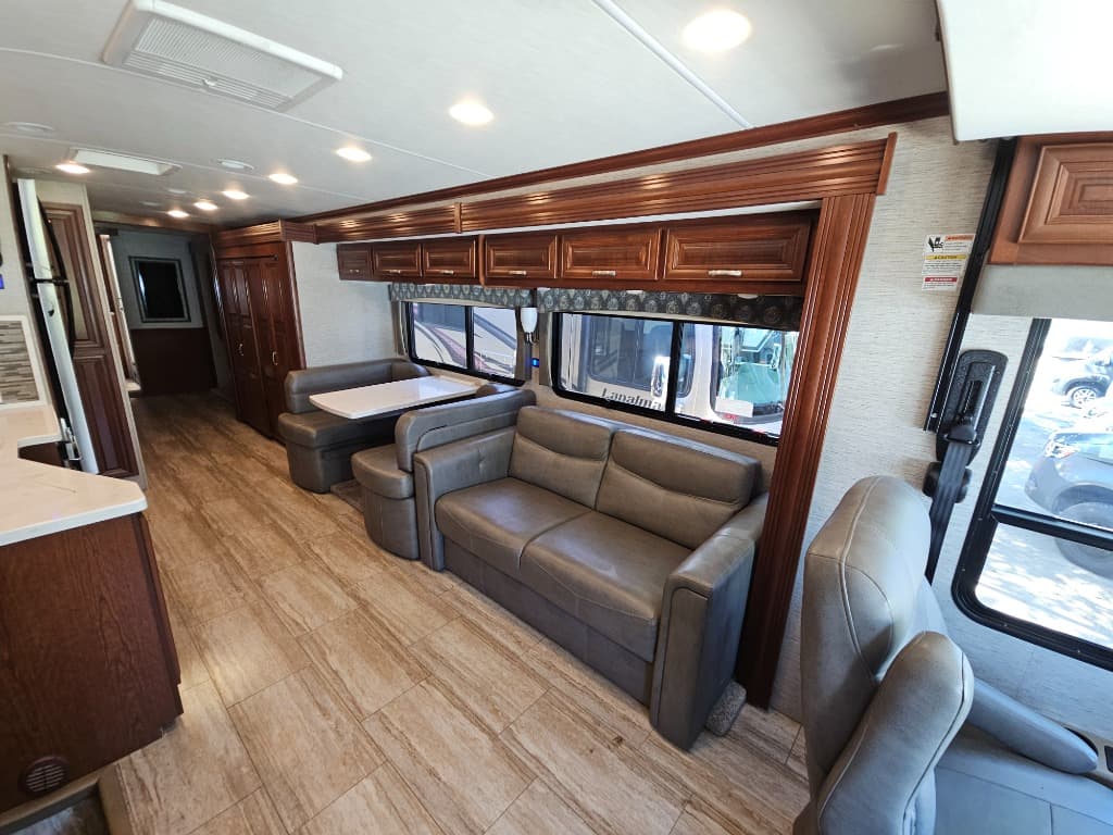 2019 Forest River 2019 Forest River Legacy SR - thumbnail 5