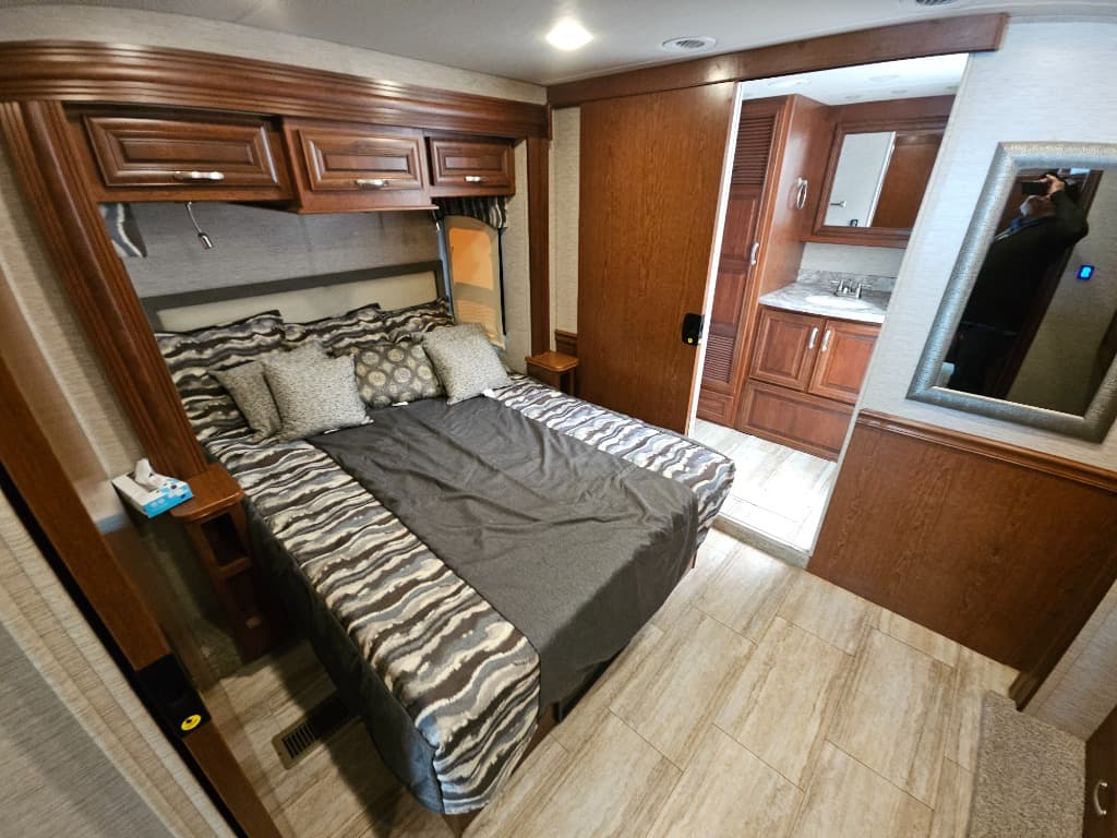 2019 Forest River 2019 Forest River Legacy SR - thumbnail 31