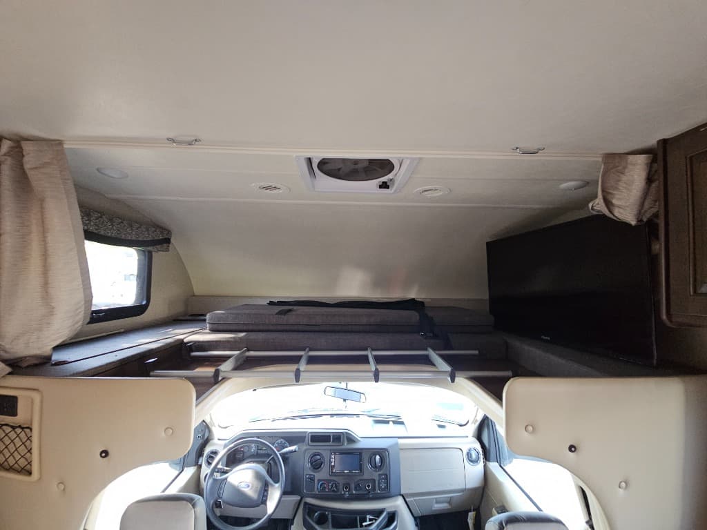 2019 Thor Motor Coach 2019 Thor Motor Coach Outlaw - thumbnail 7