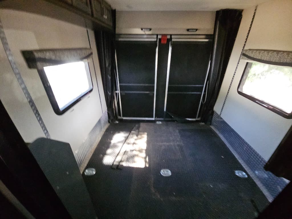 2019 Thor Motor Coach 2019 Thor Motor Coach Outlaw - thumbnail 16