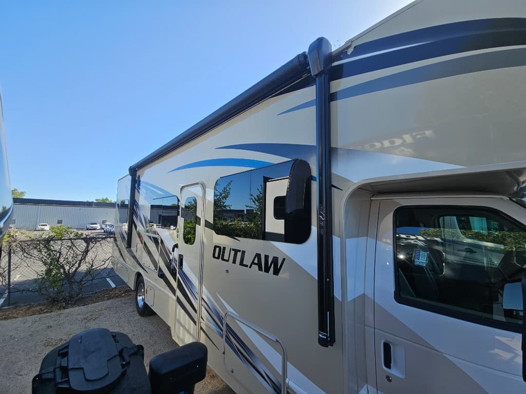 2019 Thor Motor Coach 2019 Thor Motor Coach Outlaw - thumbnail 20