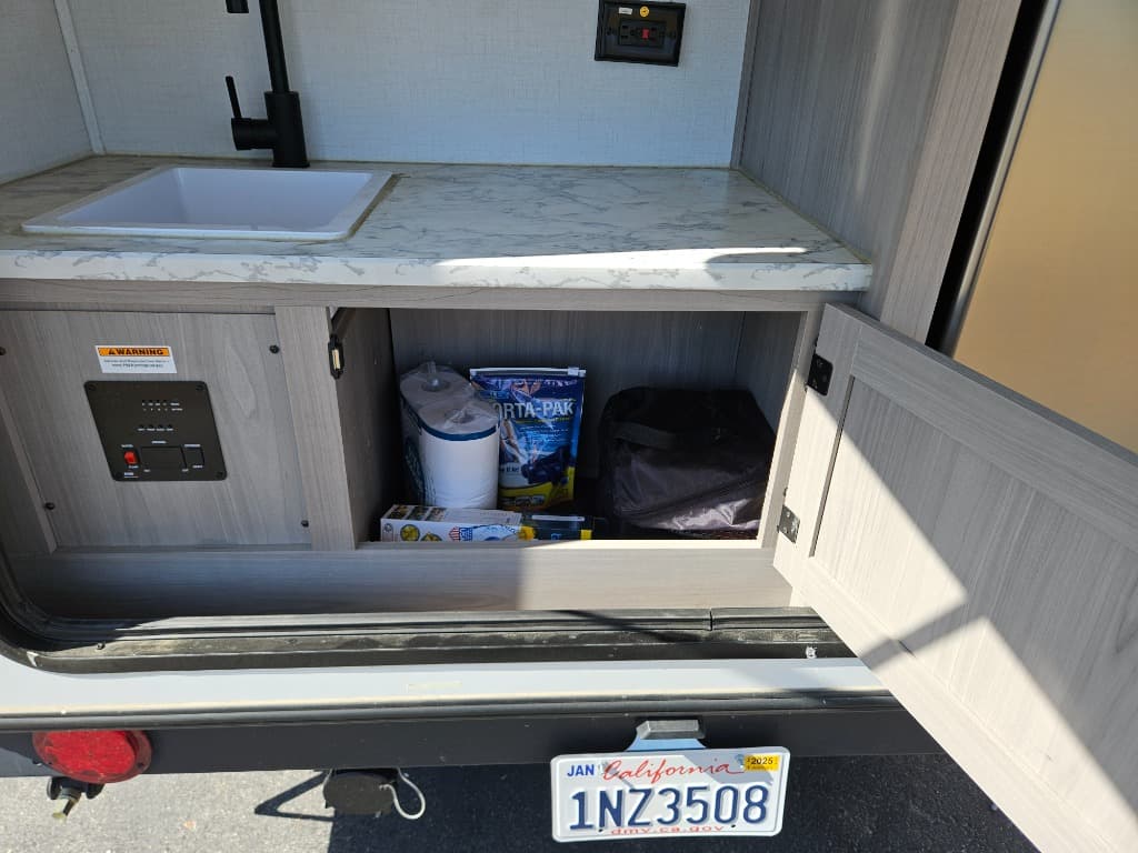 2023 Dutchmen 2023 Dutchmen Coleman Rubicon 1200 Series - thumbnail 10