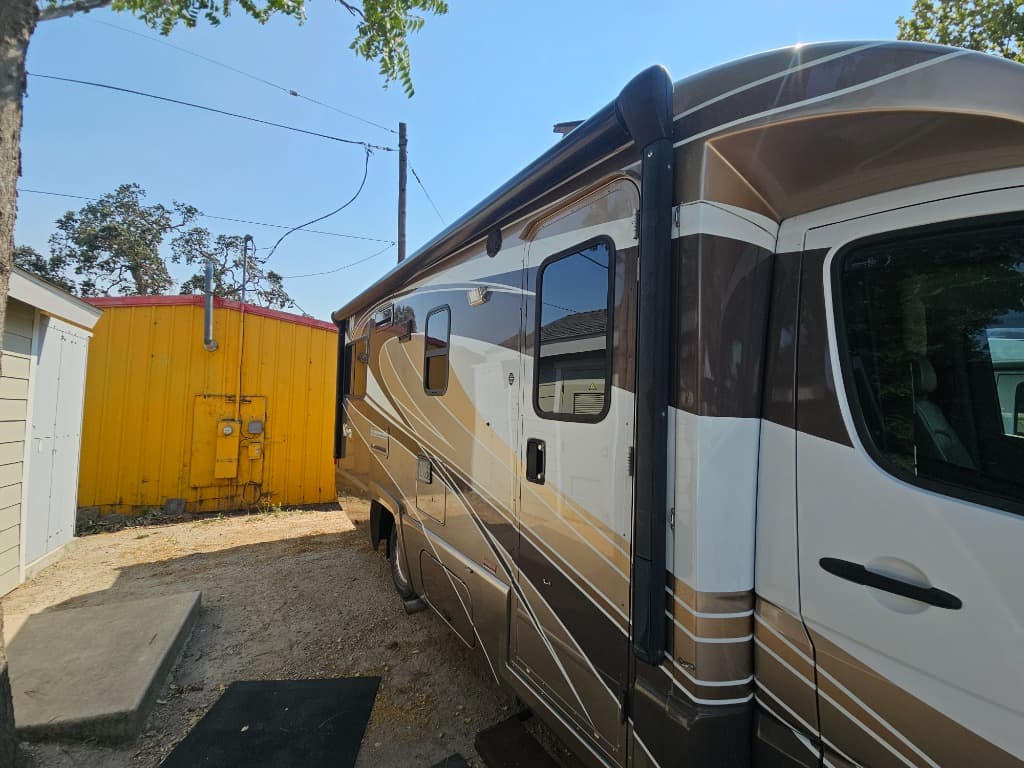 2011 Winnebago 2011 Winnebago View Profile - thumbnail 9