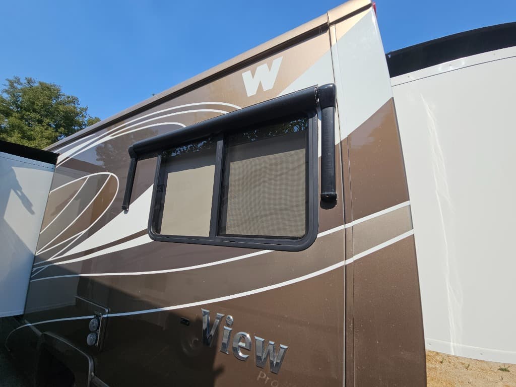 2011 Winnebago 2011 Winnebago View Profile - thumbnail 17
