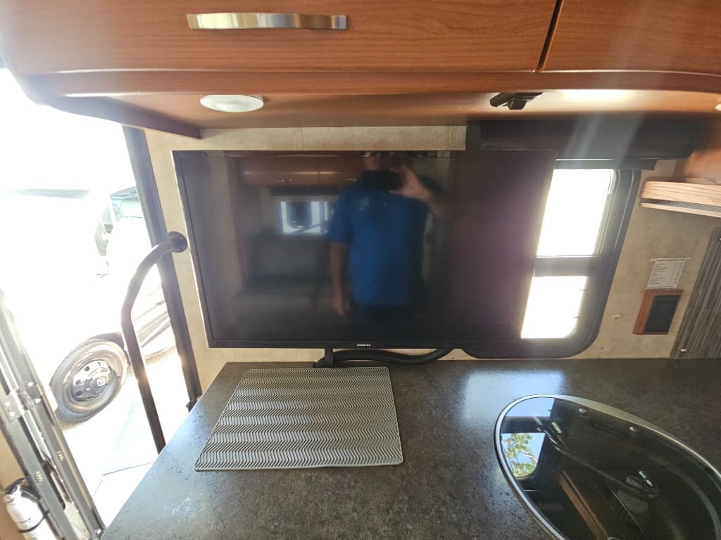 2011 Winnebago 2011 Winnebago View Profile - thumbnail 36