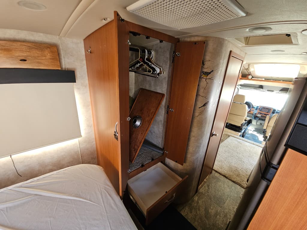 2011 Winnebago 2011 Winnebago View Profile - thumbnail 40