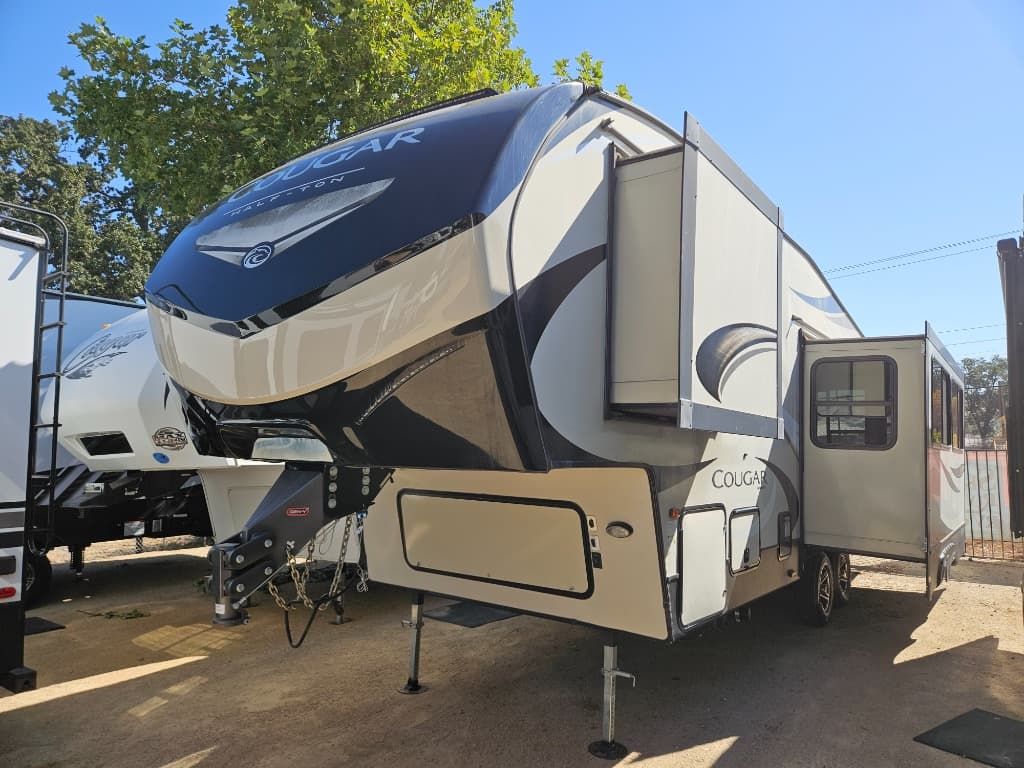 2018 Keystone RV 2018 Keystone RV Cougar Half-Ton Series - thumbnail 4