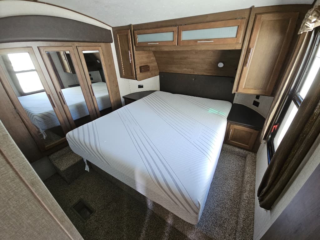 2018 Keystone RV 2018 Keystone RV Cougar Half-Ton Series - thumbnail 26