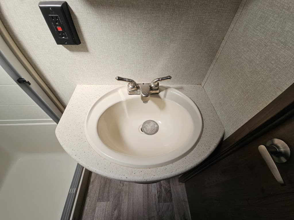 2018 Keystone RV 2018 Keystone RV Cougar Half-Ton Series - thumbnail 35