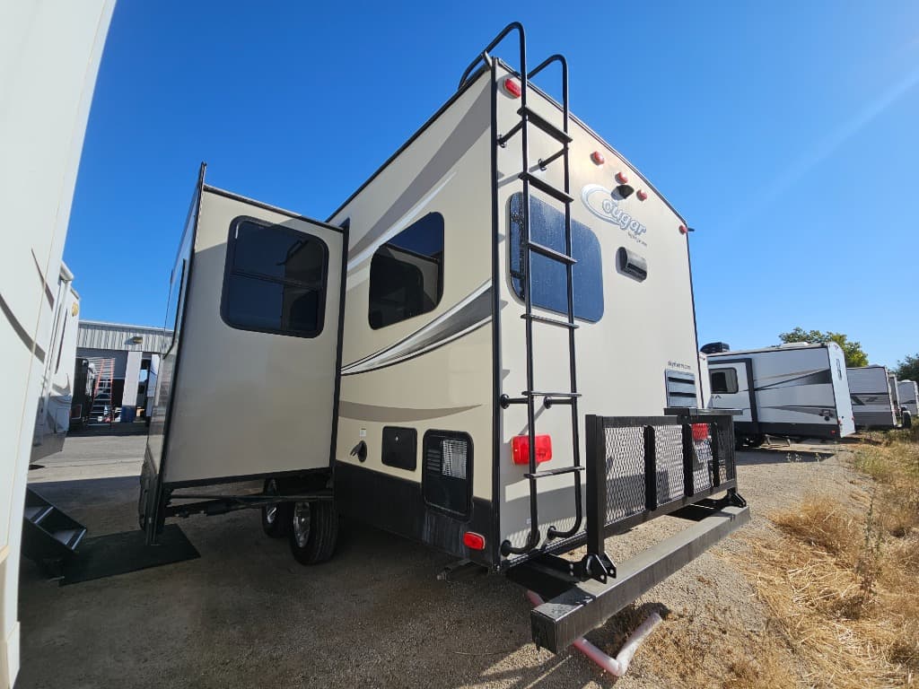 2018 Keystone RV 2018 Keystone RV Cougar Half-Ton - thumbnail 4