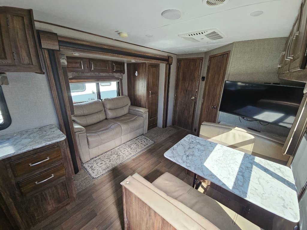 2018 Keystone RV 2018 Keystone RV Cougar Half-Ton - thumbnail 7