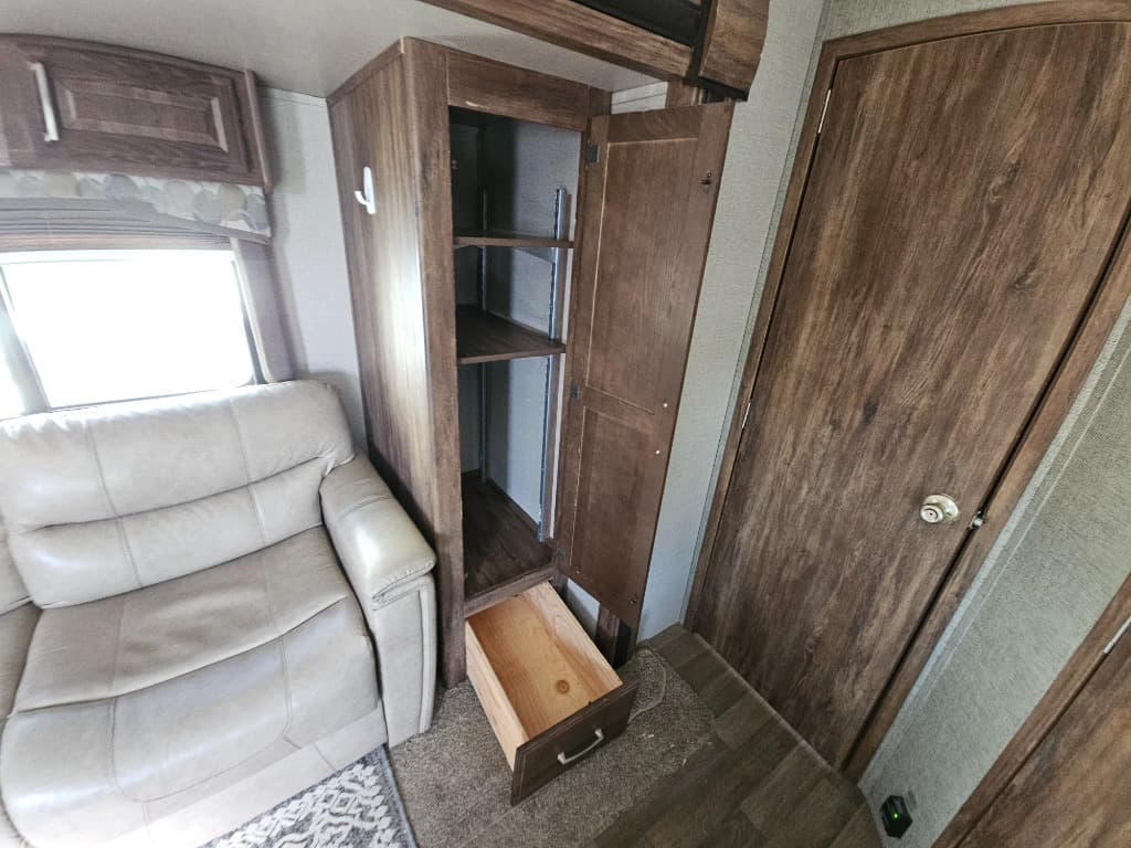 2018 Keystone RV 2018 Keystone RV Cougar Half-Ton - thumbnail 22