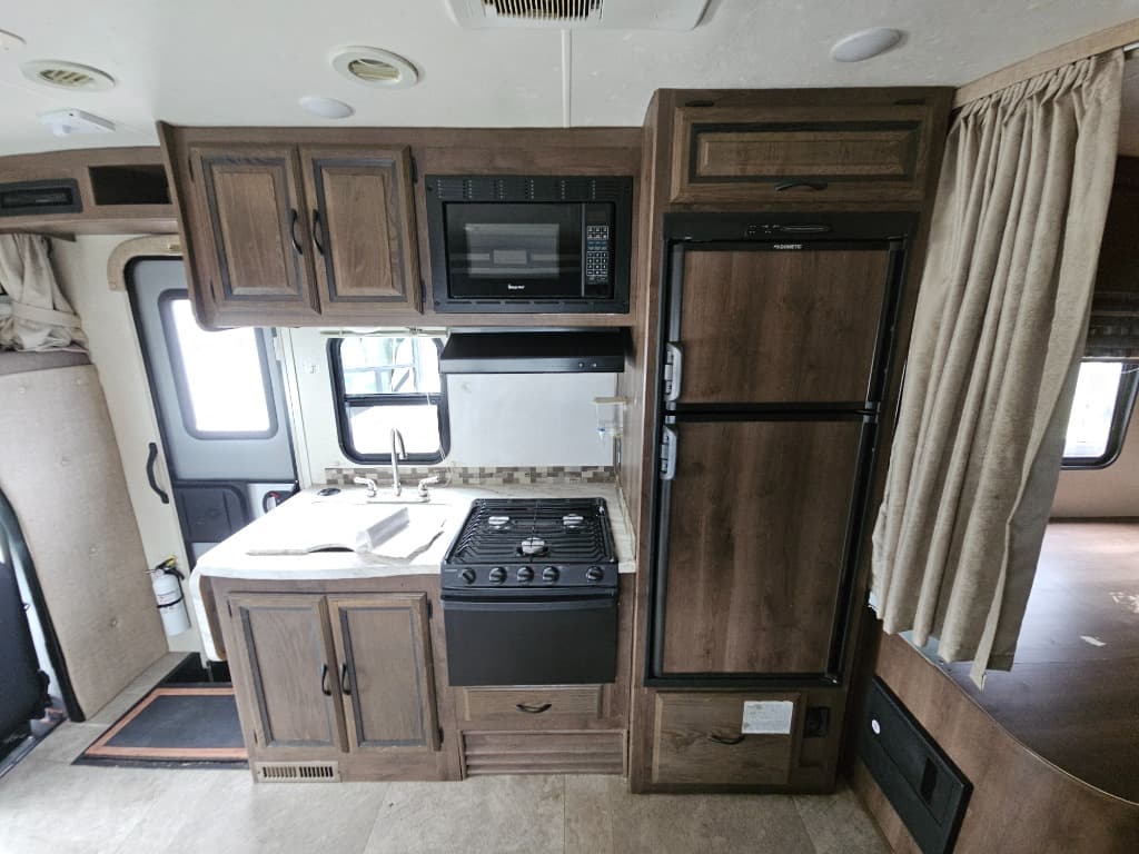 2018 Coachmen 2018 Coachmen Prism - thumbnail 25