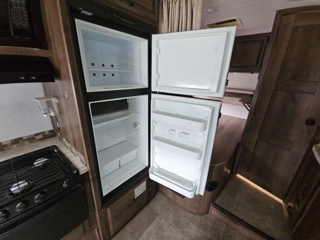 2018 Coachmen 2018 Coachmen Prism - thumbnail 26