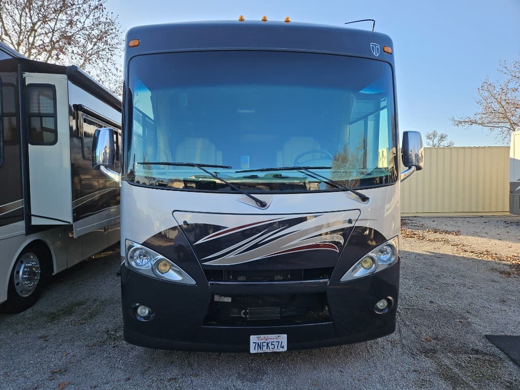 2014 Thor Motor Coach 2014 Thor Motor Coach Hurricane - thumbnail 6