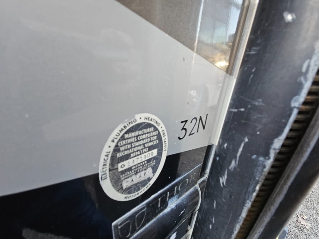 2014 Thor Motor Coach 2014 Thor Motor Coach Hurricane - thumbnail 15