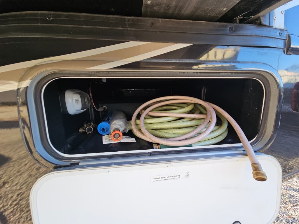 2014 Thor Motor Coach 2014 Thor Motor Coach Hurricane - thumbnail 21