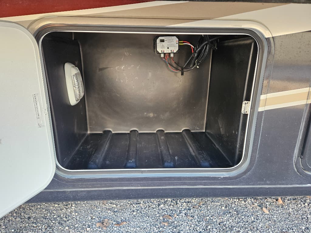 2014 Thor Motor Coach 2014 Thor Motor Coach Hurricane - thumbnail 26