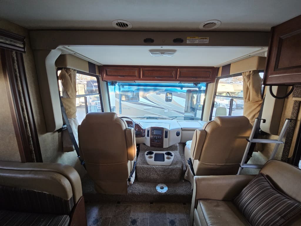 2014 Thor Motor Coach 2014 Thor Motor Coach Hurricane - thumbnail 30