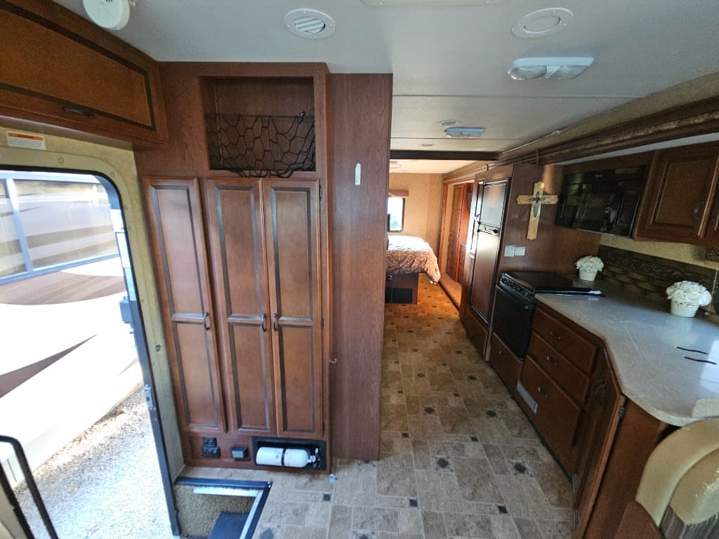 2014 Thor Motor Coach 2014 Thor Motor Coach Hurricane - thumbnail 40