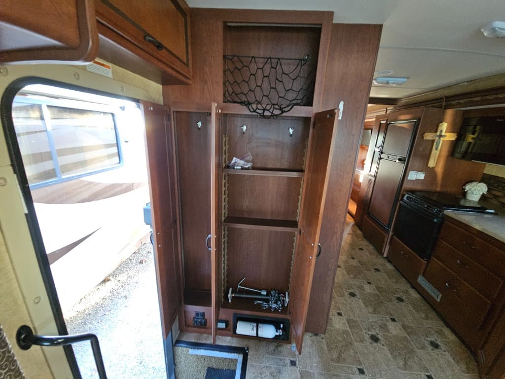 2014 Thor Motor Coach 2014 Thor Motor Coach Hurricane - thumbnail 41