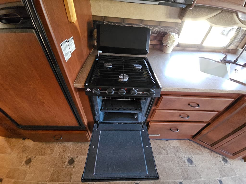 2014 Thor Motor Coach 2014 Thor Motor Coach Hurricane - thumbnail 50