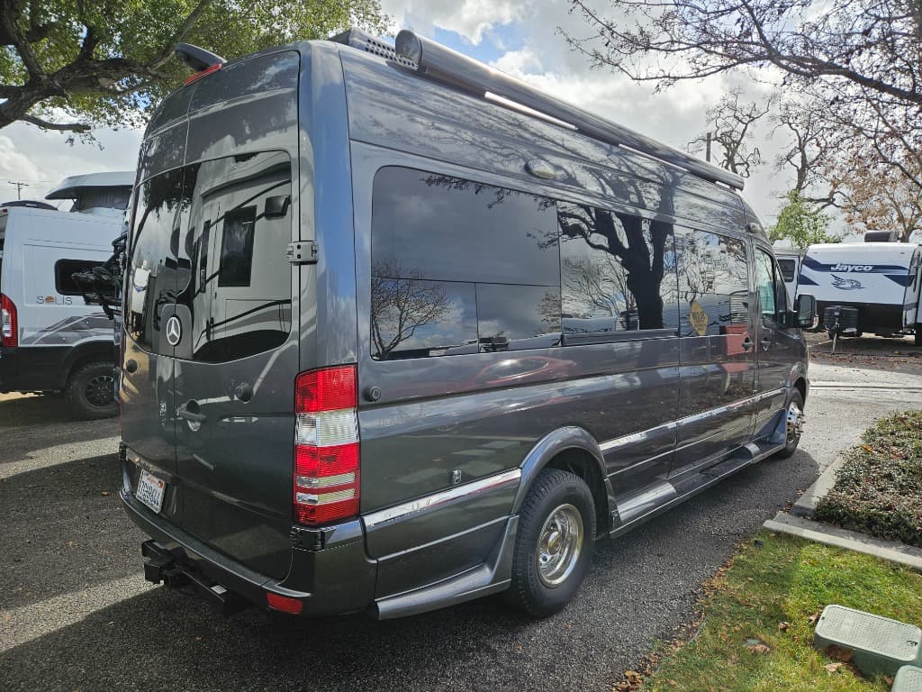 2015 Roadtrek 2015 Roadtrek Adventurous - thumbnail 2