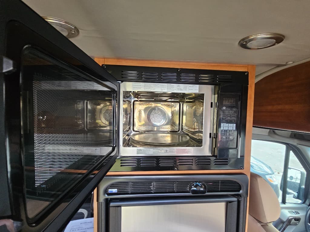 2015 Roadtrek 2015 Roadtrek Adventurous - thumbnail 8