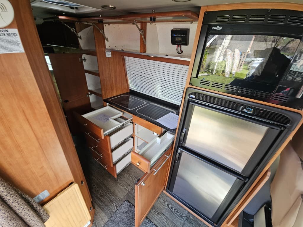 2015 Roadtrek 2015 Roadtrek Adventurous - thumbnail 10