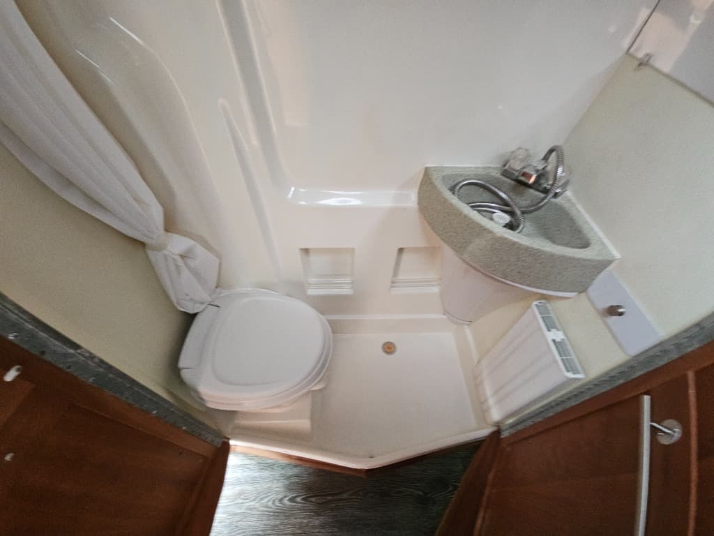 2015 Roadtrek 2015 Roadtrek Adventurous - thumbnail 13