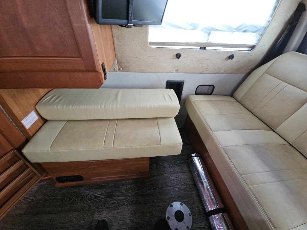 2015 Roadtrek 2015 Roadtrek Adventurous - thumbnail 16