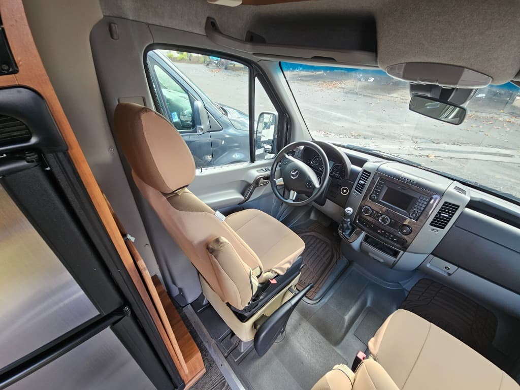 2015 Roadtrek 2015 Roadtrek Adventurous - thumbnail 28