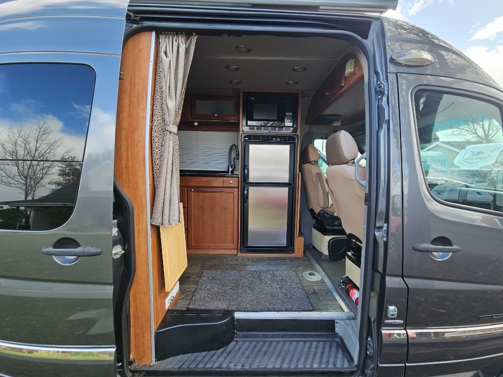 2015 Roadtrek 2015 Roadtrek Adventurous - thumbnail 41