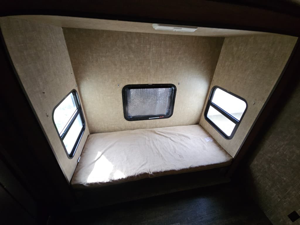 2016 KZ RV 2016 KZ RV KZ Durango - thumbnail 28