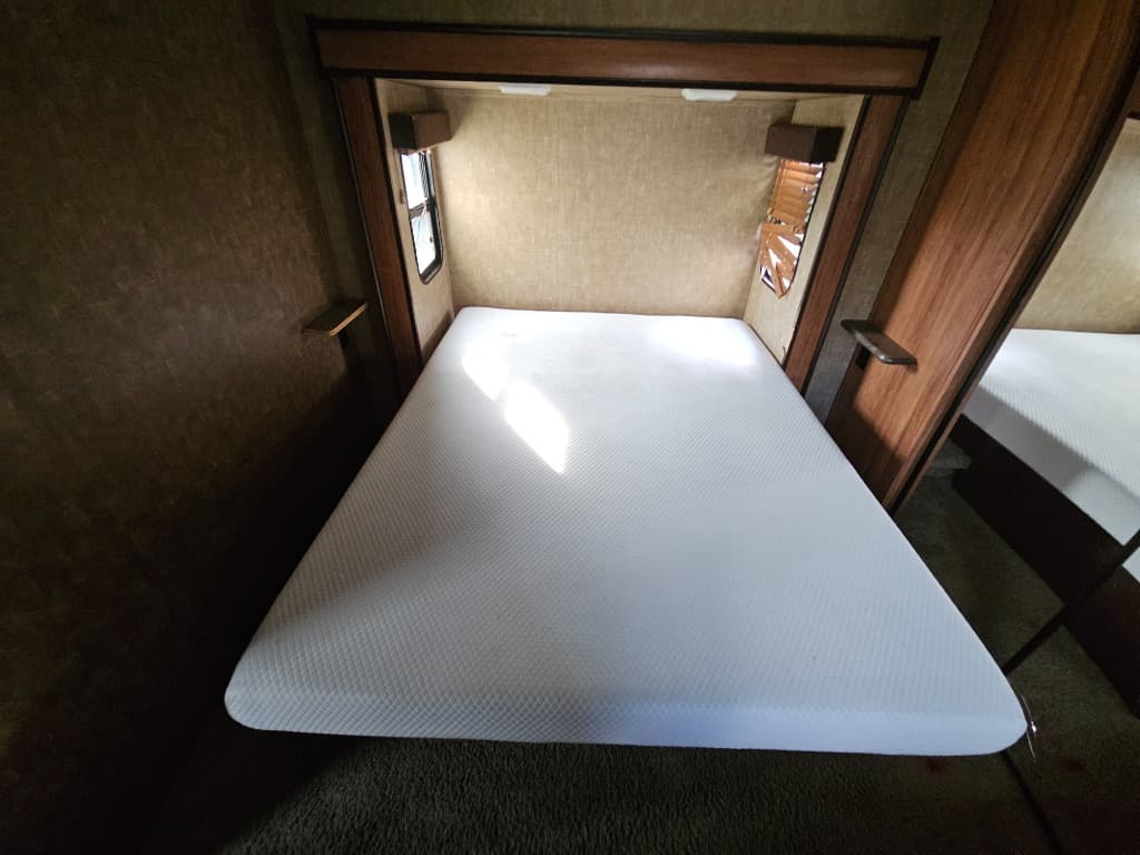 2016 KZ RV 2016 KZ RV KZ Durango - thumbnail 40