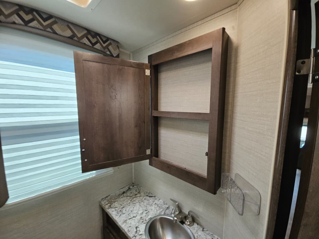 2018 Jayco 2018 Jayco Redhawk - thumbnail 35