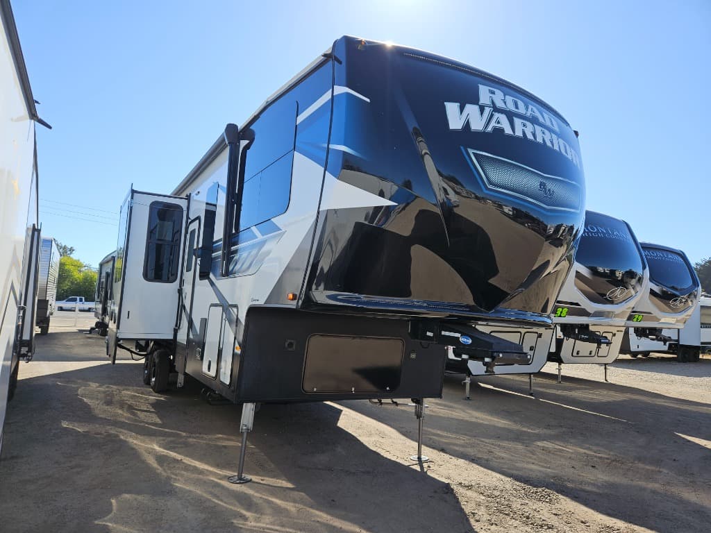 2021 Heartland Road Warrior 351RW