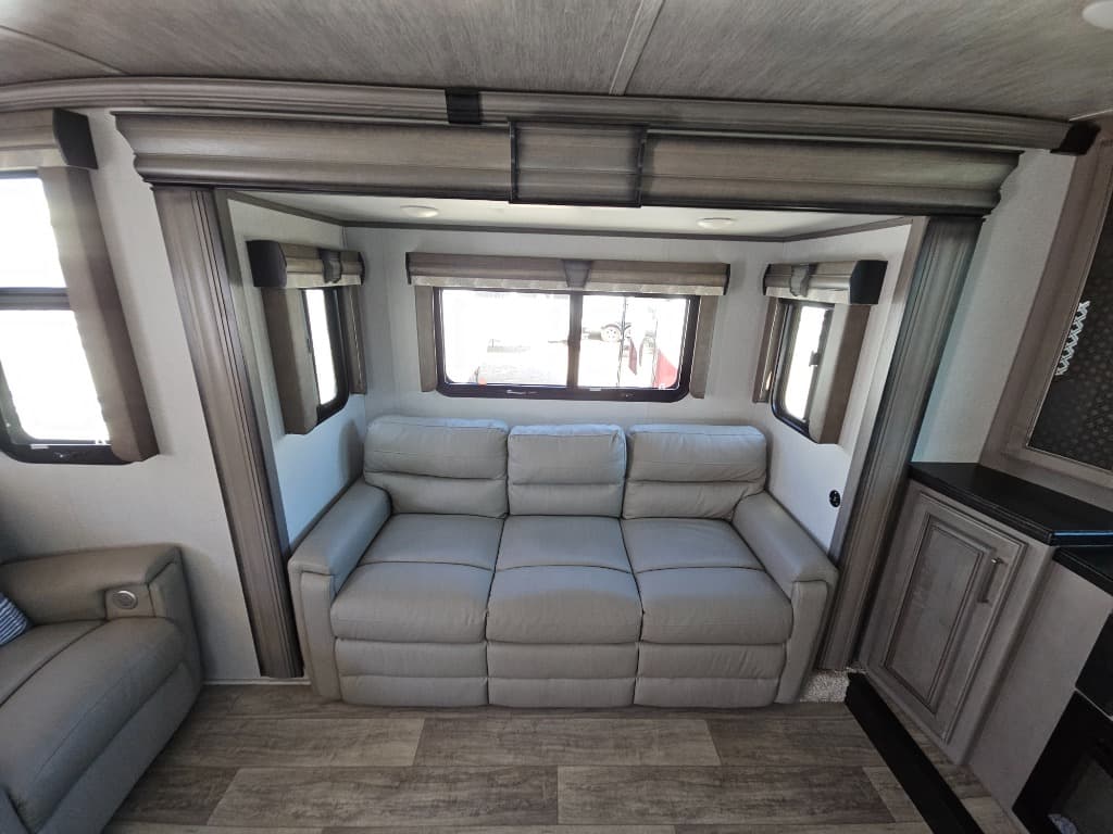 2021 Keystone RV 2021 Keystone RV Montana - thumbnail 37