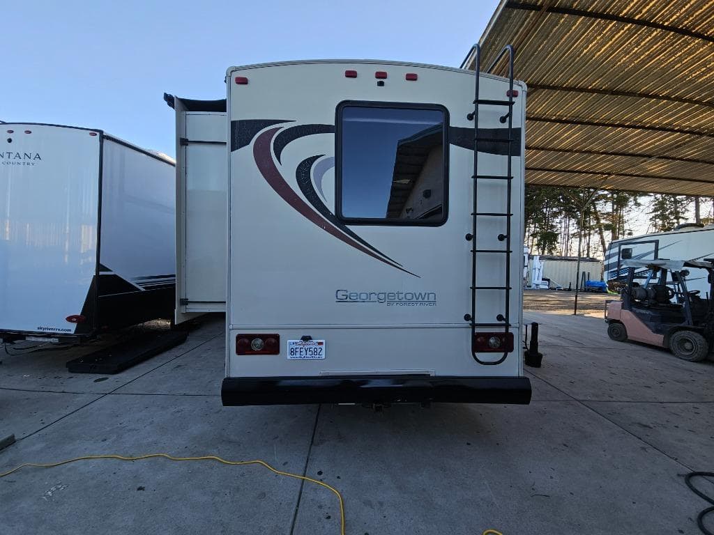 2019 Forest River 2019 Forest River Georgetown 3 Series - thumbnail 3